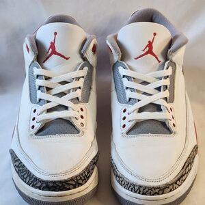 Nike White and Red Men's Sneakers with Gray Accents